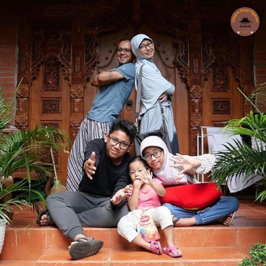 Ndalem Suryo Saptono Guest House Tugu Extérieur photo