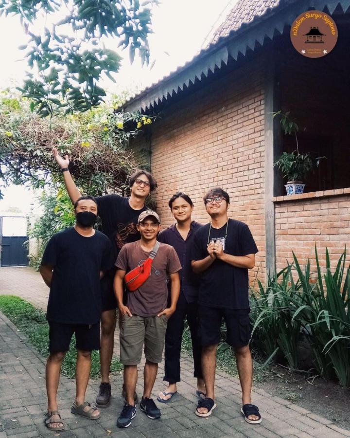 Ndalem Suryo Saptono Guest House Tugu Extérieur photo
