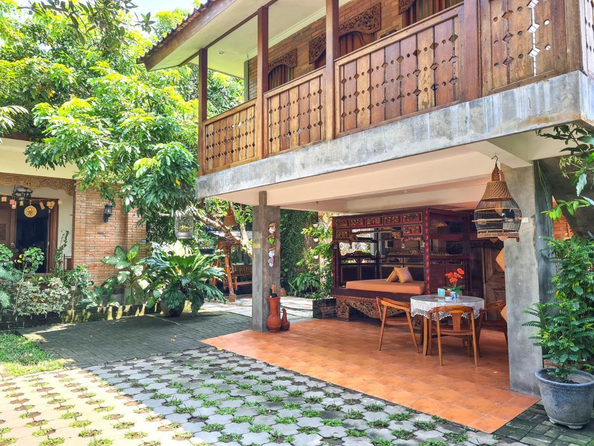 Ndalem Suryo Saptono Guest House Tugu Extérieur photo