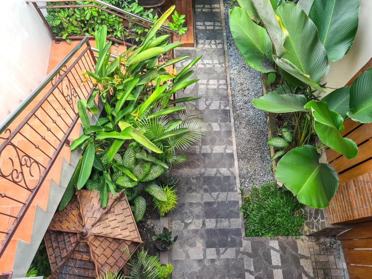 Ndalem Suryo Saptono Guest House Tugu Extérieur photo