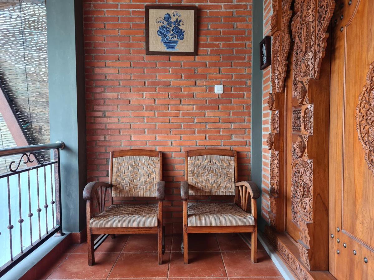 Ndalem Suryo Saptono Guest House Tugu Extérieur photo