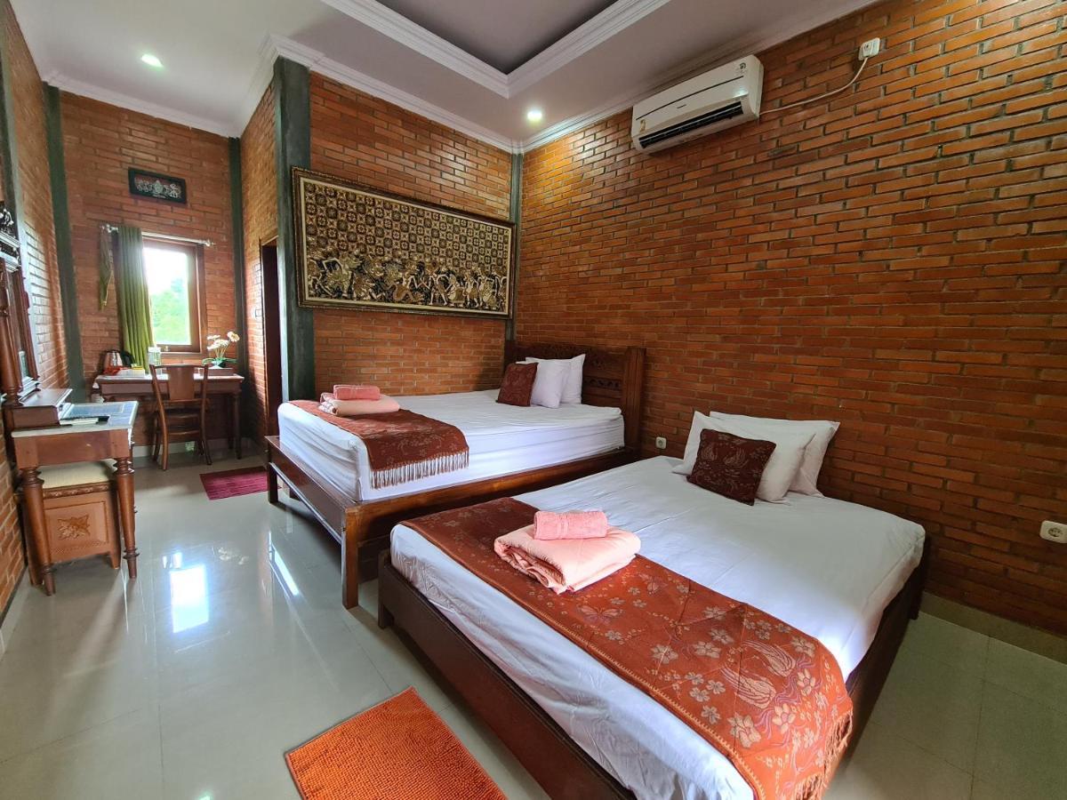 Ndalem Suryo Saptono Guest House Tugu Extérieur photo