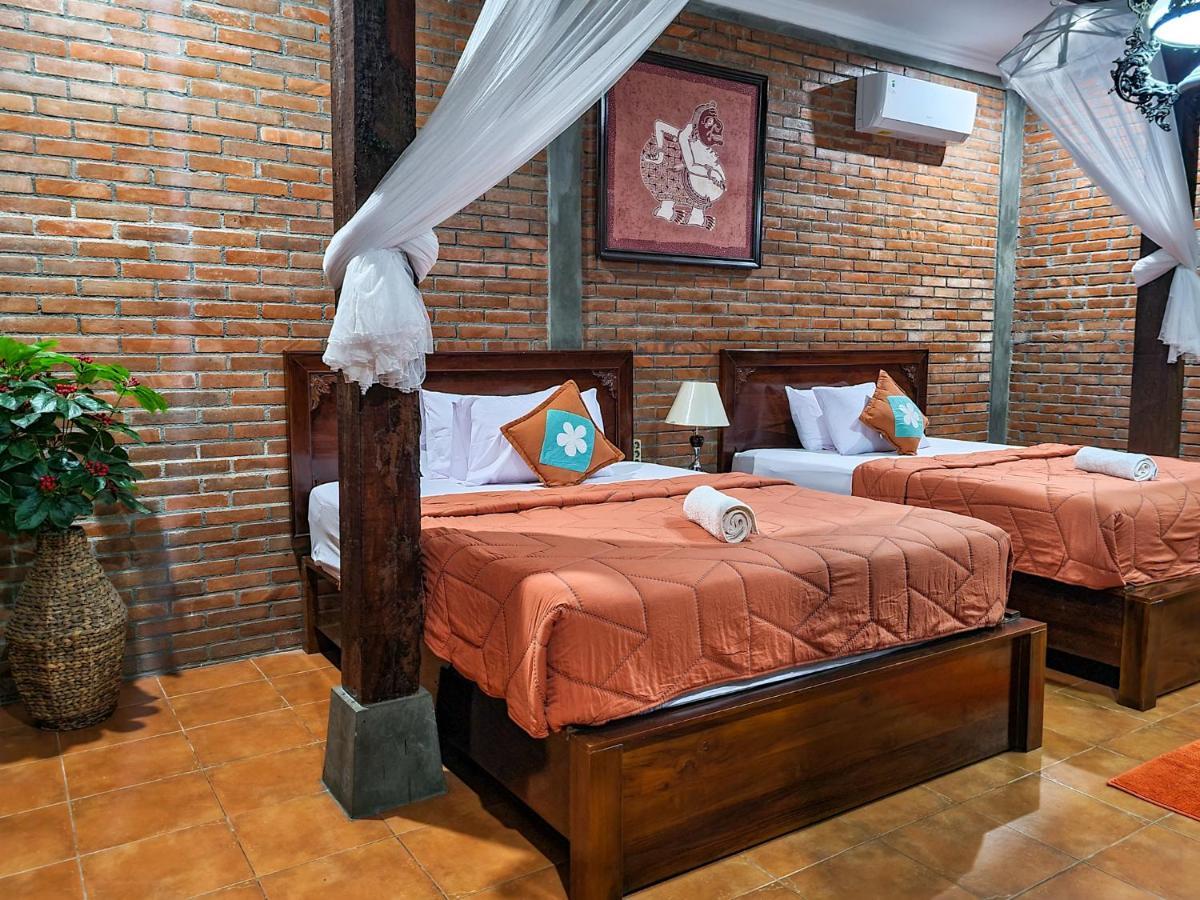 Ndalem Suryo Saptono Guest House Tugu Extérieur photo