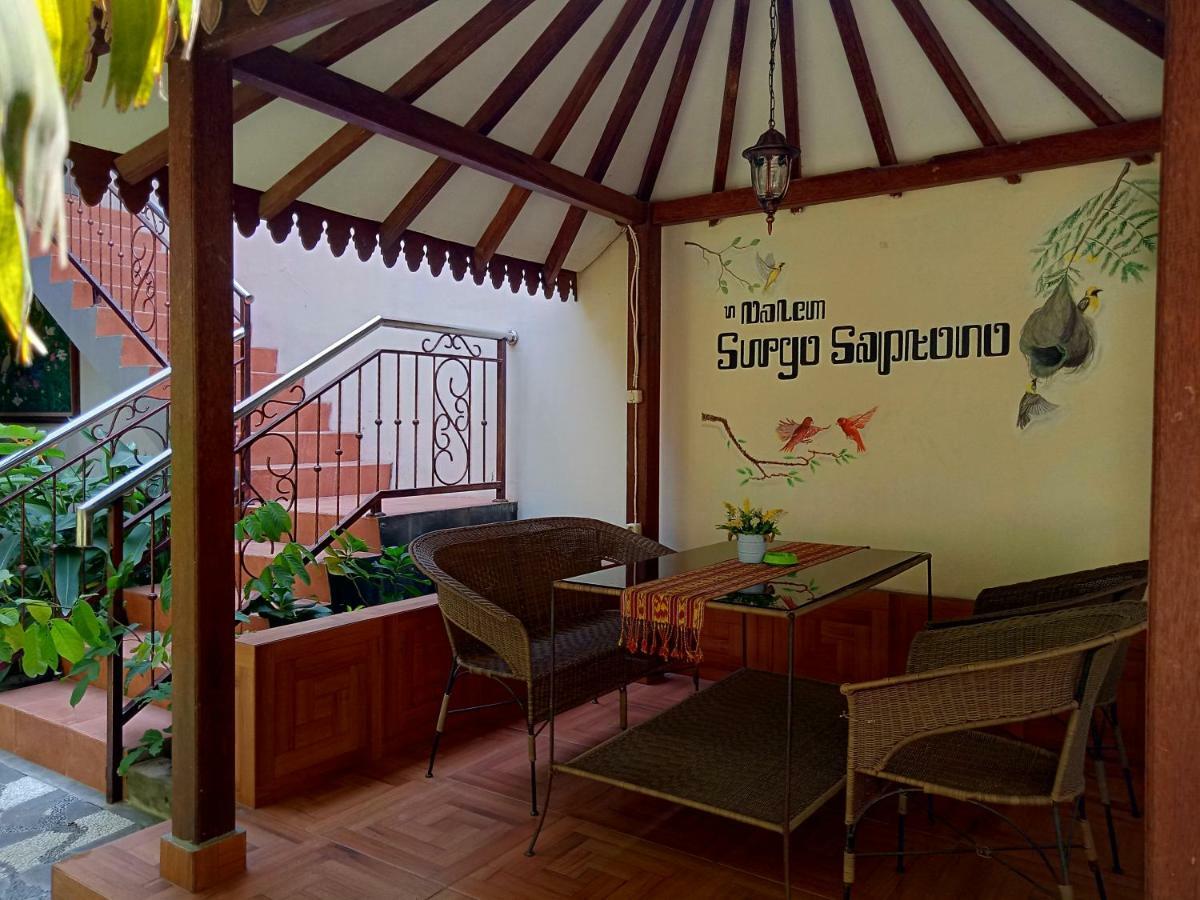 Ndalem Suryo Saptono Guest House Tugu Extérieur photo