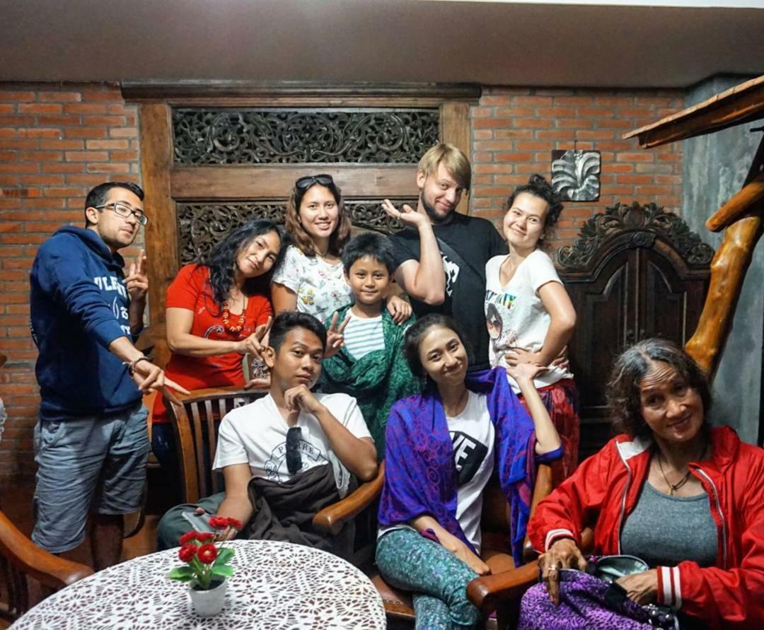 Ndalem Suryo Saptono Guest House Tugu Extérieur photo